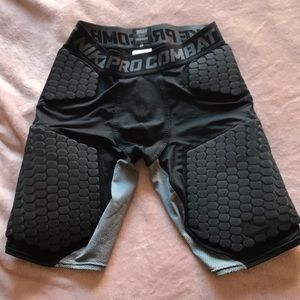 ⭐️⭐️⭐️Nike Pro Combat Padded Football Shorts
